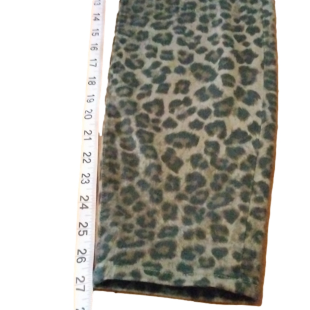 Good American Good waist crop jeans. Plus size 16. Animal print. - Picture 10 of 13